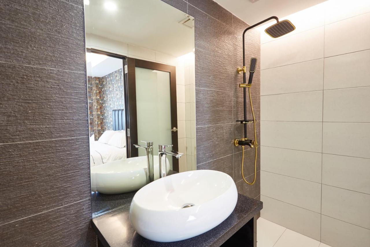 Dream Luxury Hotel Muar Exterior foto