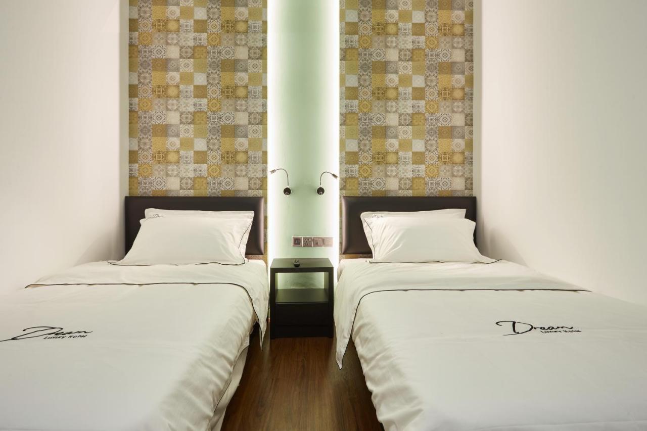 Dream Luxury Hotel Muar Exterior foto